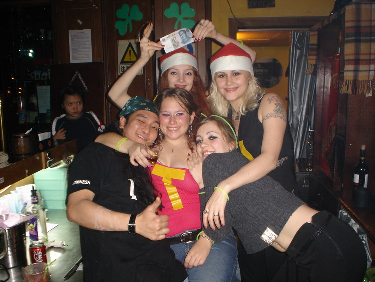 amigas y residentes en Chengdu.jpg